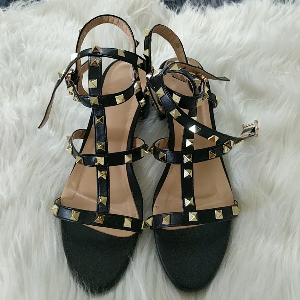 Rockstud strappy sandals